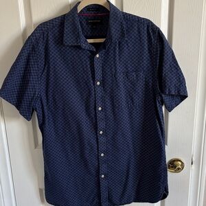 Banana Republic Men's Navy Short-Sleeve Button-Up with Micro Geometric Print